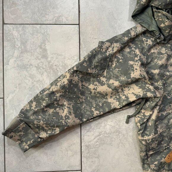 NWT Genuine USGI ECWCS Cold Weather Gore Tex Universal Parka Size M Mens Camo - Picture 10 of 10